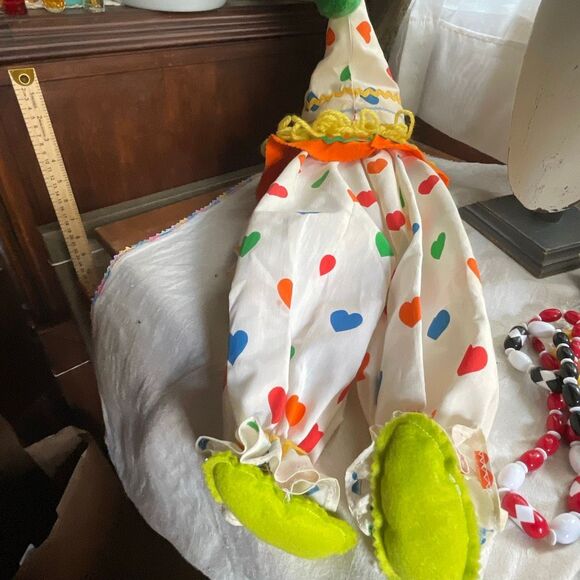 Vintage smiling happy sitting clown toy - Picture 9 of 13